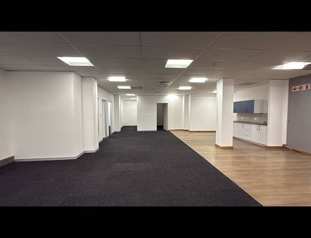 589M² OFFICE TO LET IN PARKTOWN